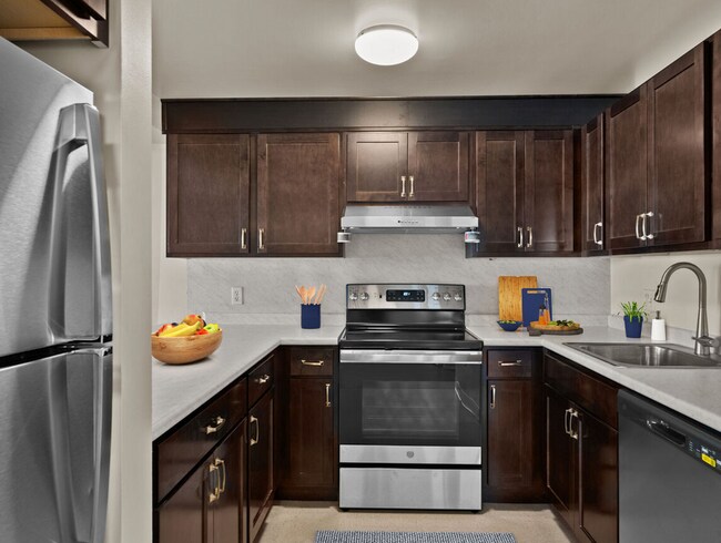 Building Photo - 675 Parker St