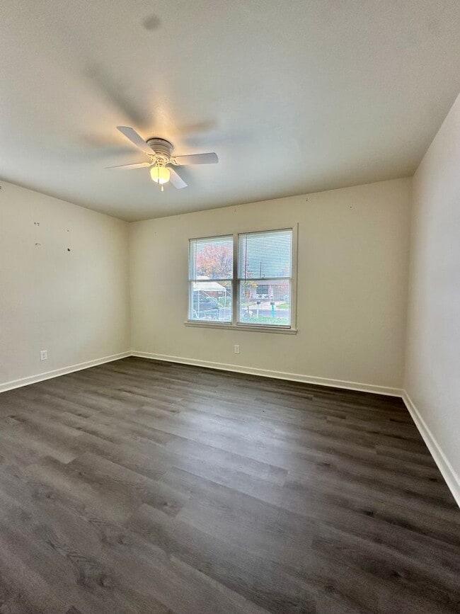 Building Photo - COMING MARCH 2026 - Cozy 3-Bedroom Home w/ Fully Renovated Kitchen!!