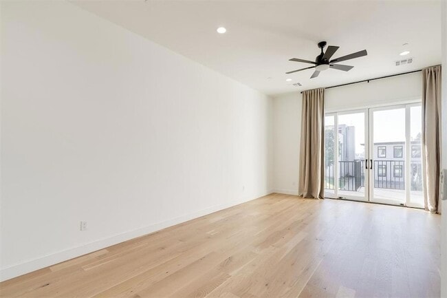 Building Photo - 827 NW 8th St