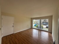 Building Photo - Lakewood Garden Apts