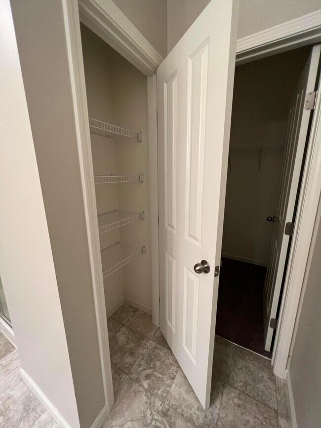 Building Photo - 3203 Rossmore Cir