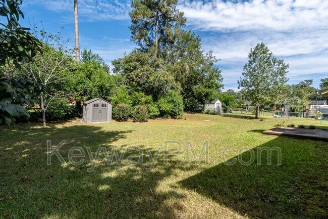 Building Photo - 5 Astor Ct