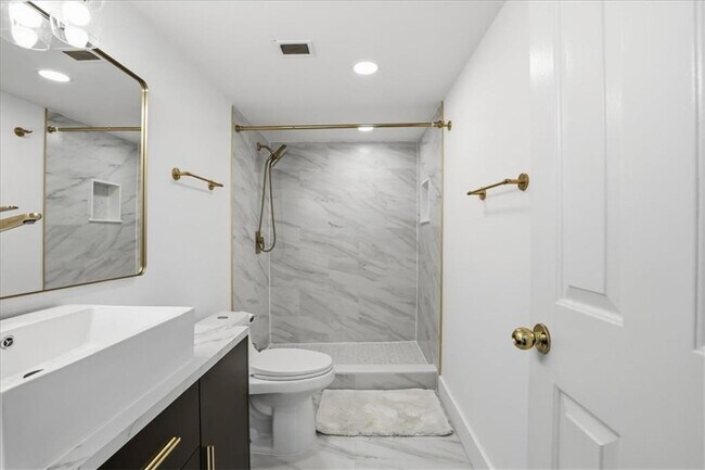 Building Photo - 2870 Pharr Ct S Northwest
