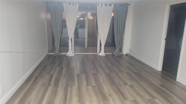 Building Photo - 3841 Environ Blvd