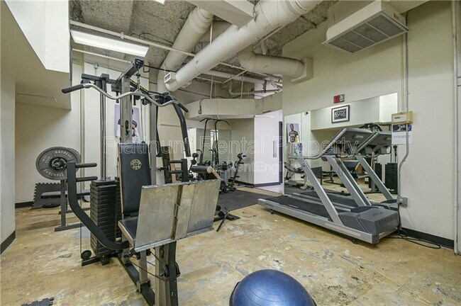 Building Photo - 20 Marietta St NW