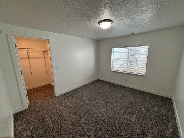 Bedroom 4 - 188 E Bruin Dr