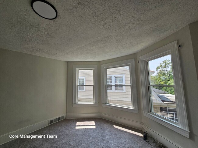 Building Photo - 3165 Ashlyn St