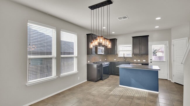 Building Photo - Spacious Buda Rental with Open Layout & Garage