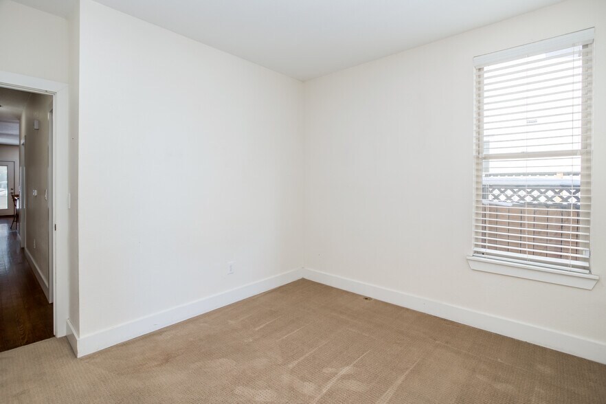 Building Photo - 3326 Quivas St