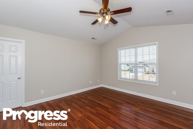 Building Photo - 1440 Standish Dr