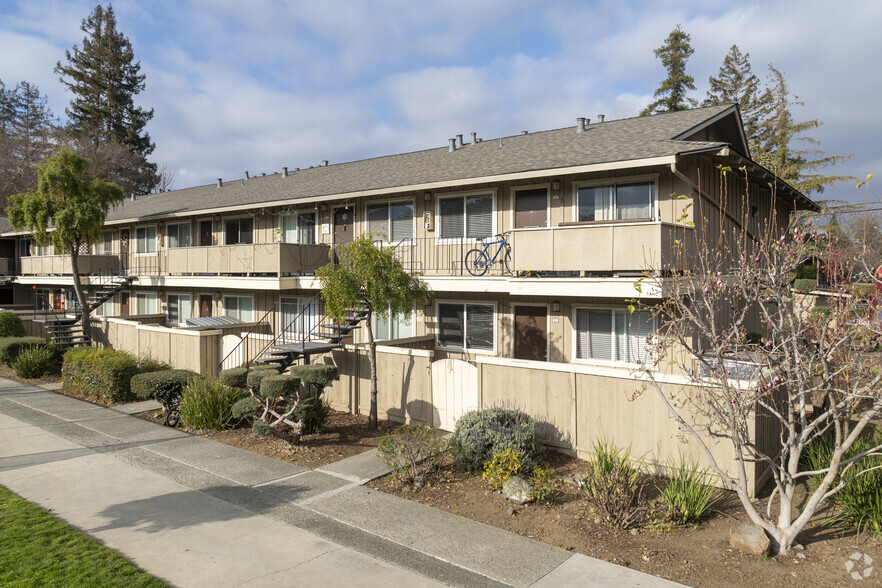 Building Photo - Los Gatos Gardens