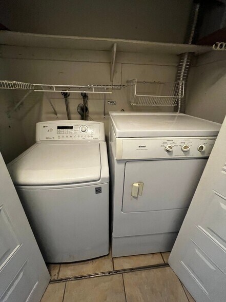 Building Photo - 500 Goldthread Ct