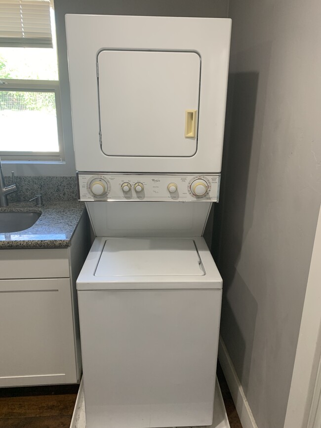 washer and dryer included - 114 N jacobus ave