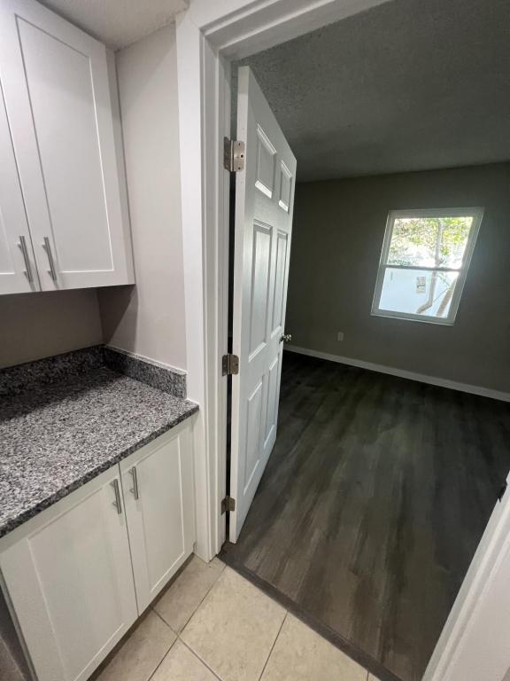 Building Photo - 6143 Alderwood St