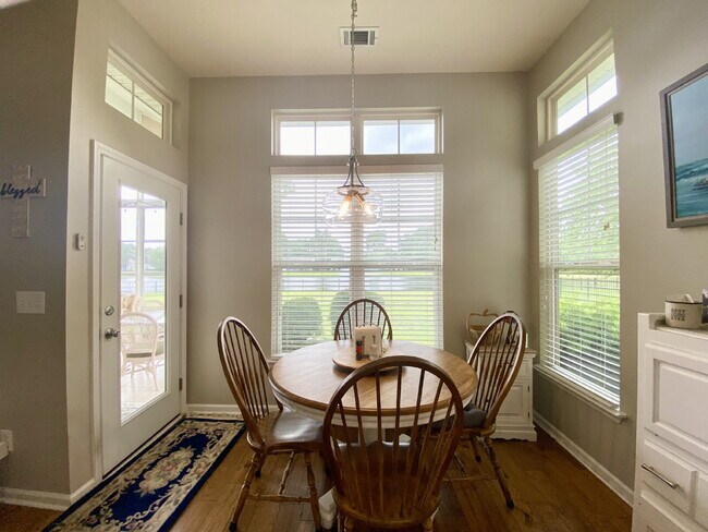 Building Photo - Spacious Four Bedroom Home w/ Oversized Fe...