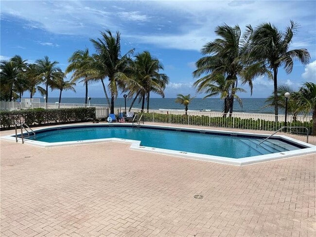 Building Photo - 1010 S Ocean Blvd