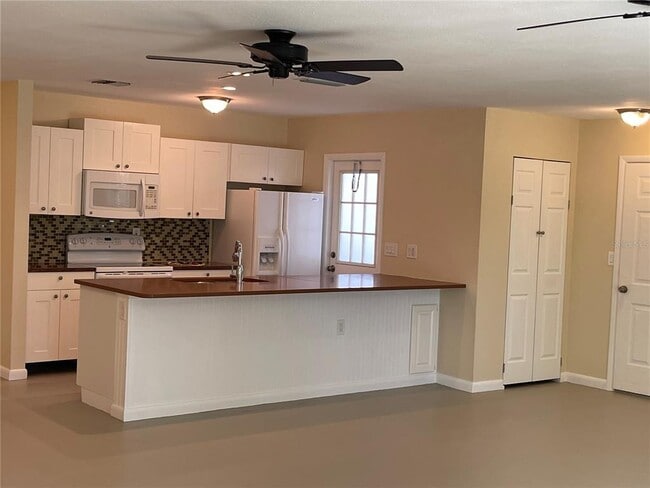 Building Photo - 6185 Deming Ave