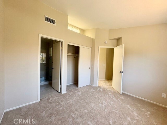 Building Photo - 27422 Iris Ave