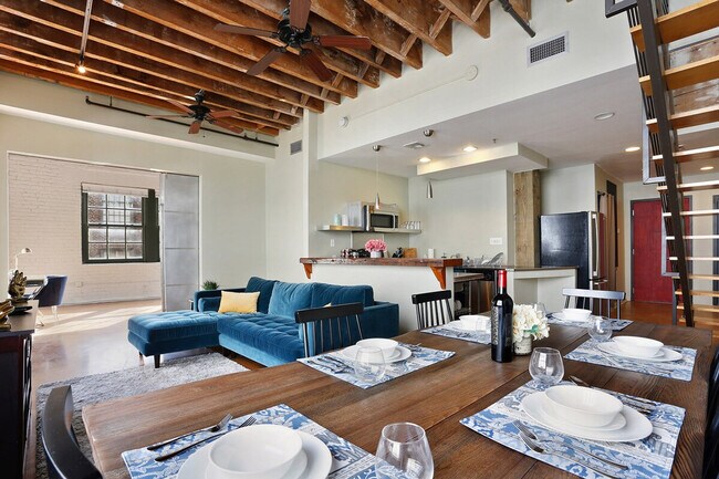 Building Photo - 1041 Constance St