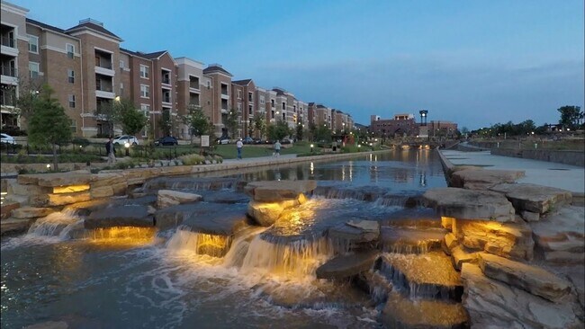 Building Photo - 3 Bed - 2.5 Bath Townhome in Flower Mound ...