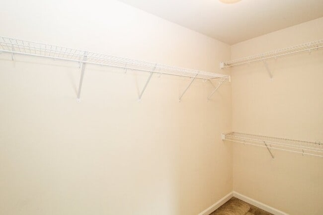 Building Photo - Spacious Rental! 3bed 3bath 2039sf 2 Car Garage A/C + Bonus Room