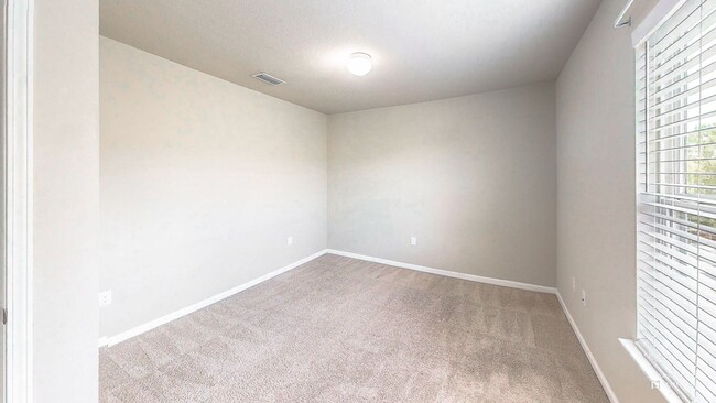Building Photo - Hammock Bay 4 bedroom 3 bath home - corner...
