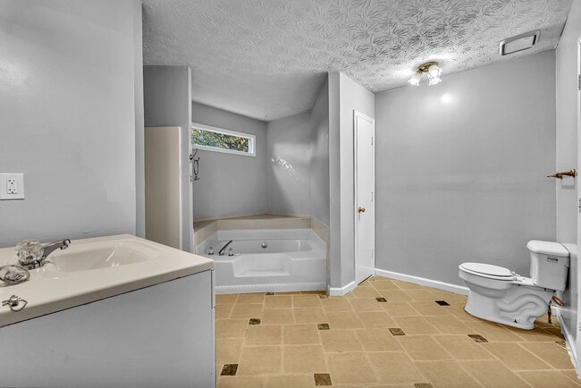 Building Photo - Ashbill