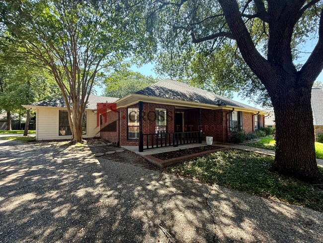 Building Photo - Tour Today! Spacious 3-Bedroom, 2.5-Bath Home!