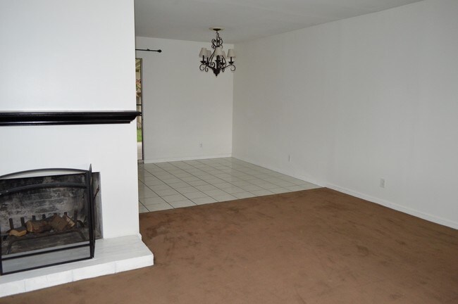 Building Photo - 514 S King St