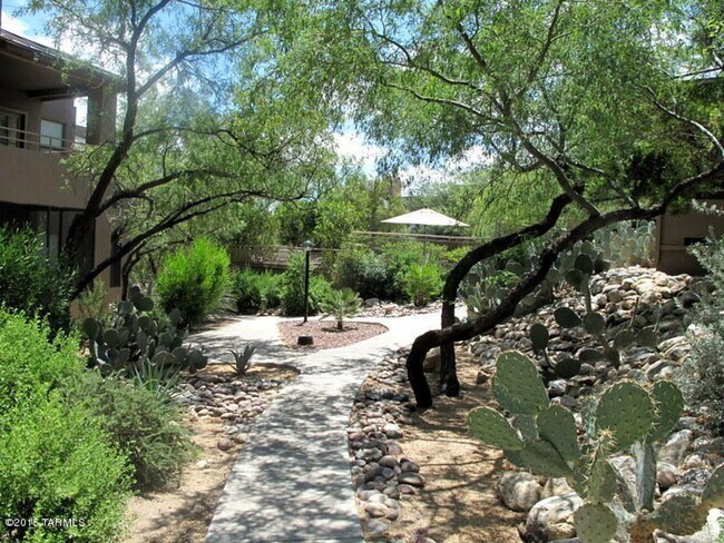 Building Photo - Charming  Updated 2BR- 2  BATH FOOTHILLLS CONDO