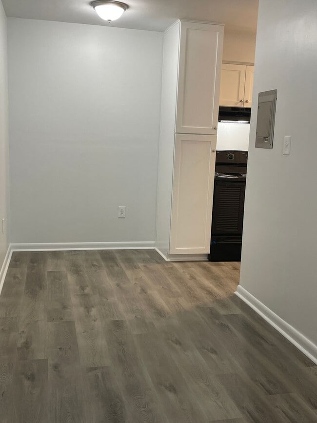 Building Photo - Carefree