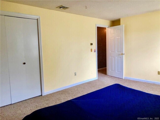 Building Photo - 49 Cheshire Dr