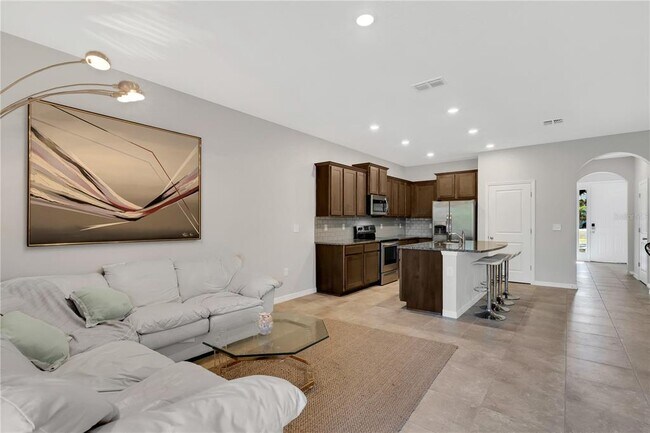 Building Photo - 8649 Daydream St