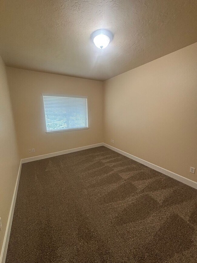 Building Photo - 6740 N Spurwing Loop