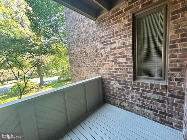 Building Photo - 1705 Mountainview Dr