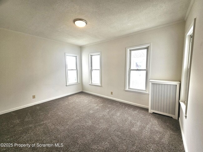 Building Photo - 729 W Locust St