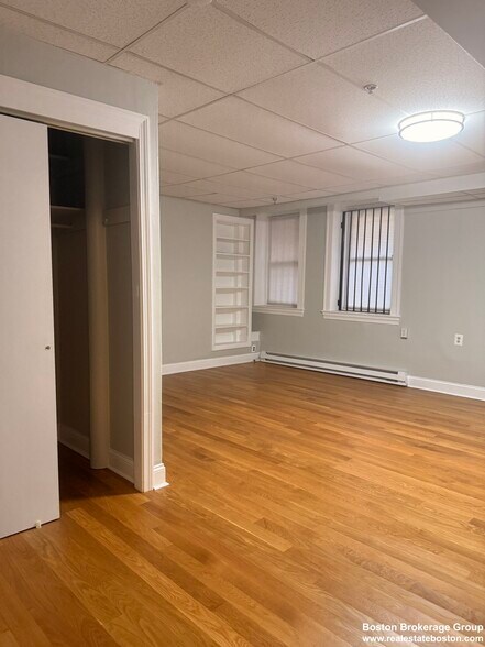 Building Photo - 857 Beacon St