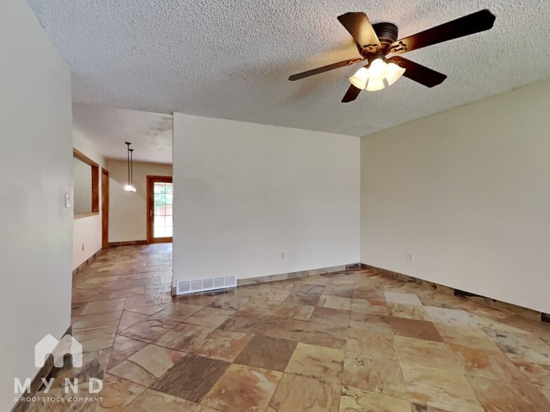 Building Photo - 5181 Beech St