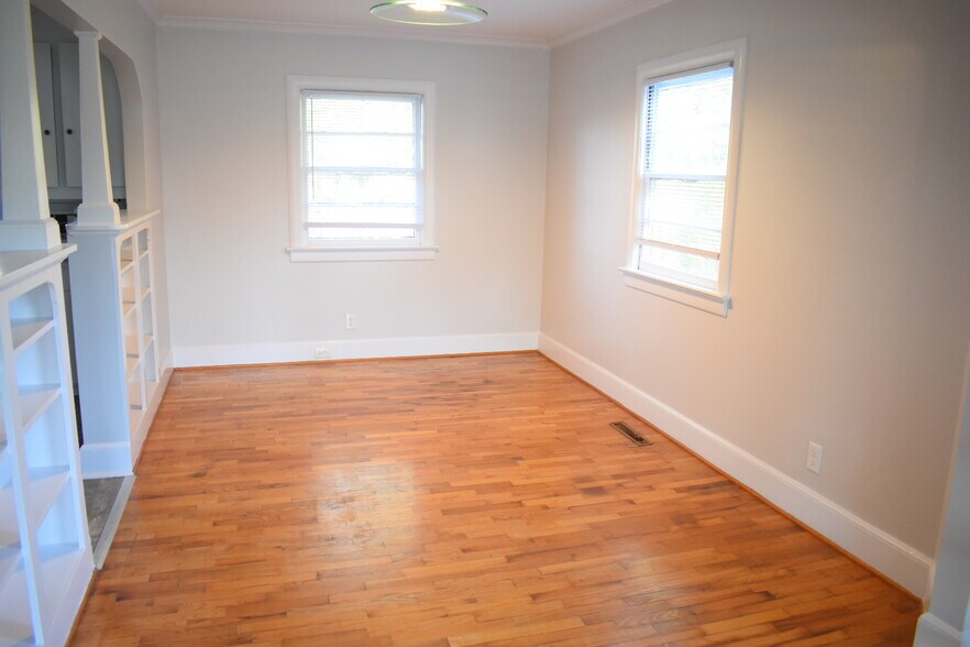 Building Photo - 2103 Pender Ave