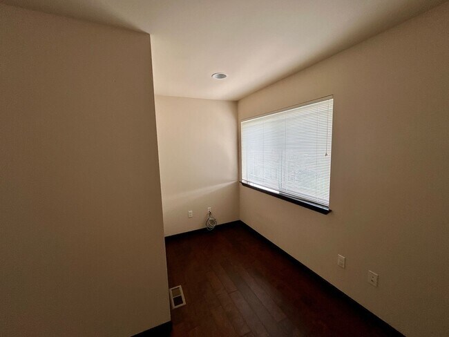 Building Photo - Gorgeous 4 bed 2.5 bath Marysville home