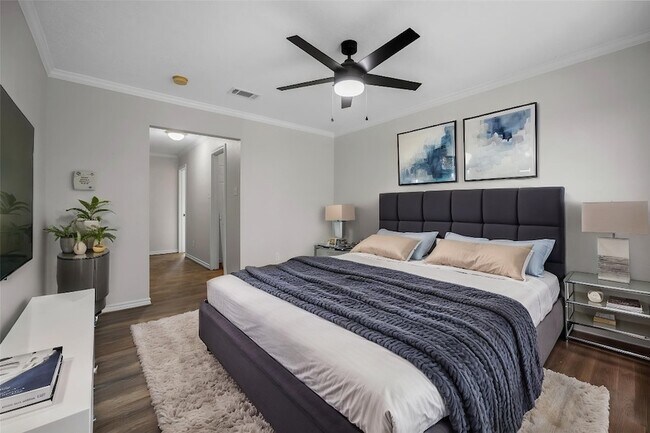 Building Photo - 3718 Treasure Island Dr