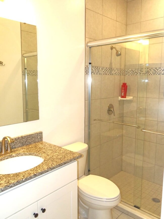 Building Photo - Spacious 4/3/3 home in Mirada