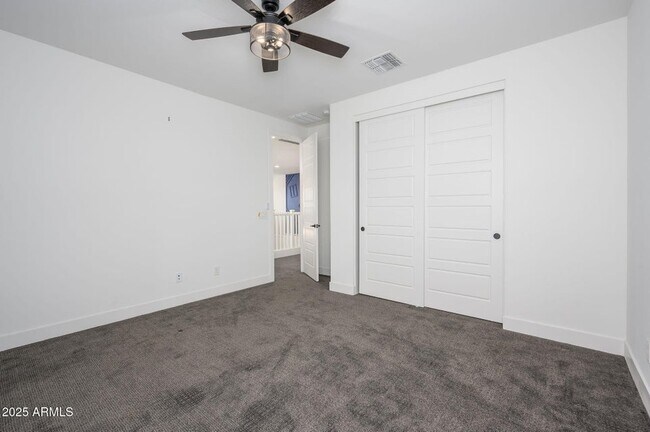 Building Photo - 1221 E Paseo Way