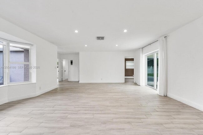 Building Photo - 3192 NW 40th Ct