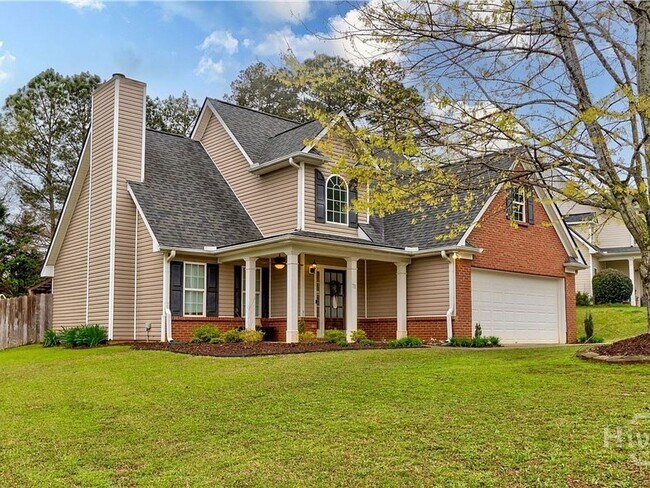 Building Photo - Beautiful 3BR/3BA Home with Private Pool in Commerce