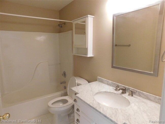 Building Photo - 43124 Providence Ln