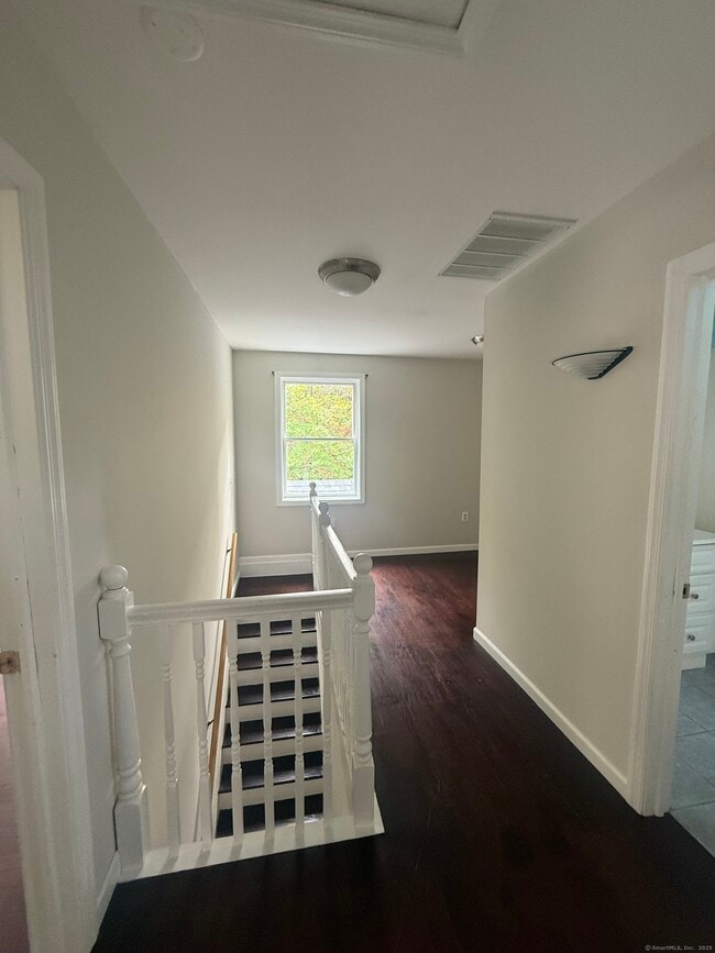 Building Photo - 770 Broadbridge Rd