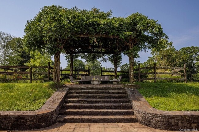 Building Photo - 243 Morton Rd