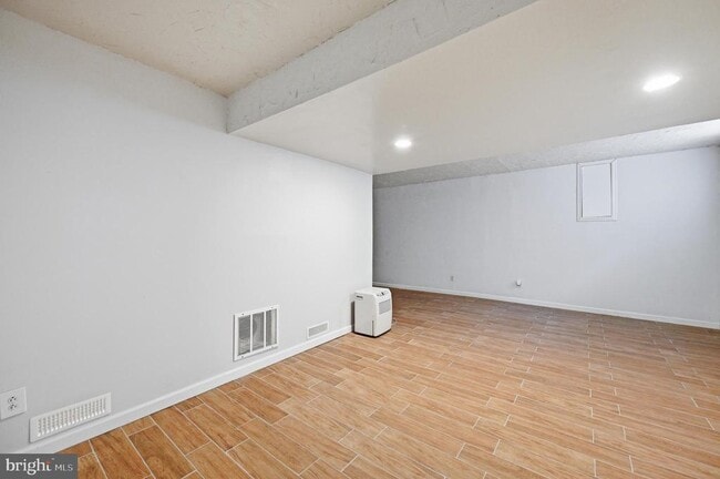 Building Photo - 10609 Oxford Ct