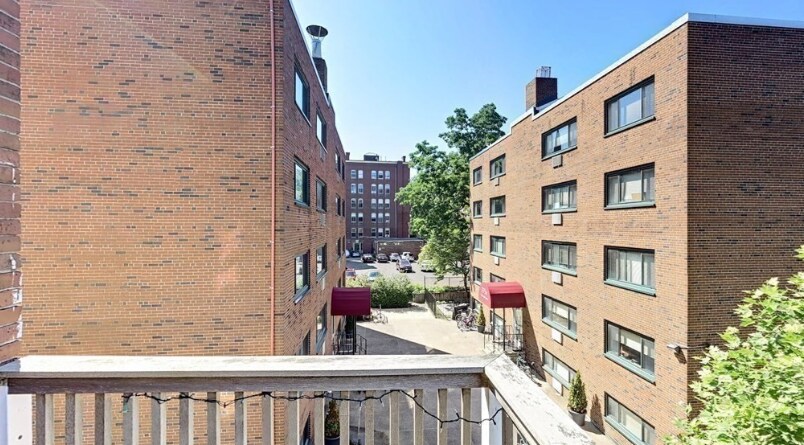 Building Photo - 371 Harvard St